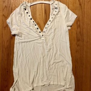 American eagle white snap open back T-shirt